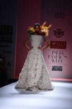 Model walk the ramp for Samant Chauhan Show on wills day 2 on 9th Oct 2014 (131)_54367d3979c15.JPG