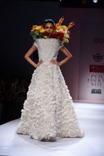 Model walk the ramp for Samant Chauhan Show on wills day 2 on 9th Oct 2014 (137)_54367d414a00c.JPG