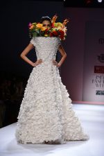 Model walk the ramp for Samant Chauhan Show on wills day 2 on 9th Oct 2014 (139)_54367d4766c1b.JPG