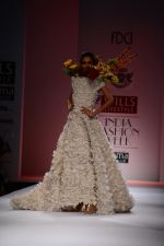 Model walk the ramp for Samant Chauhan Show on wills day 2 on 9th Oct 2014 (146)_54367d5116c59.JPG