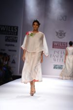 Model walk the ramp for Samant Chauhan Show on wills day 2 on 9th Oct 2014 (8)_54367c8549400.JPG