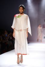 Model walk the ramp for Samant Chauhan Show on wills day 2 on 9th Oct 2014 (9)_54367c8638e01.JPG