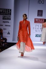 Model walk the ramp for Virtues Show on wills day 2 on 9th Oct 2014 (27)_54367cddc9aa7.JPG
