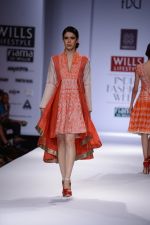 Model walk the ramp for Virtues Show on wills day 2 on 9th Oct 2014 (80)_54367d232cd40.JPG