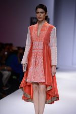 Model walk the ramp for Virtues Show on wills day 2 on 9th Oct 2014 (84)_54367d280ba36.JPG