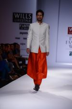 Model walk the ramp for Virtues Show on wills day 2 on 9th Oct 2014 (87)_54367d2b7968e.JPG