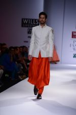 Model walk the ramp for Virtues Show on wills day 2 on 9th Oct 2014 (88)_54367d2c83701.JPG