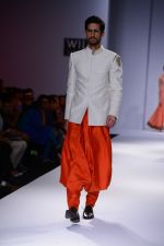Model walk the ramp for Virtues Show on wills day 2 on 9th Oct 2014 (89)_54367d2d93866.JPG