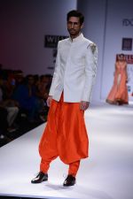 Model walk the ramp for Virtues Show on wills day 2 on 9th Oct 2014 (91)_54367d2fb95b8.JPG