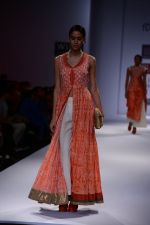Model walk the ramp for Virtues Show on wills day 2 on 9th Oct 2014 (96)_54367d4da2880.JPG