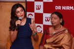 Sushmita Sen at Beauty at your fingertips book launch by Nirmala Shetty in Mumbai on 8th Oct 2014 (30)_5436279bb3299.jpg