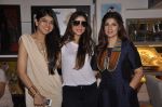 Twinkle Khanna at Laila Singh showcases her new collection at Twinkle Khanna_s Store The White Window in Mumbai on 9th Oct 2014 (16)_54377cbd450a6.JPG