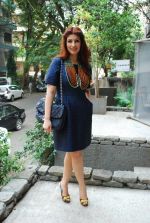 Twinkle Khanna at Laila Singh showcases her new collection at Twinkle Khanna_s Store The White Window in Mumbai on 9th Oct 2014 (60)_54377cc4e08f3.JPG