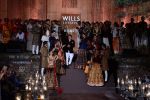 Rohit Bal Show at grand finale of Wills at Qutub Minar, Delhi on 12th Oct 2014 (466)_543b6f963a34d.JPG