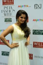 Sania Mirza on day 4 of wills Fashion Week on 10th Oct 2014 (585)_543b74e468584.JPG