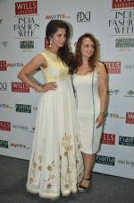 Sania Mirza on day 4 of wills Fashion Week on 10th Oct 2014 (711)_543b74ea051fc.JPG