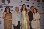 Deepika Padukone at 16th Mumbai Film Festival in Mumbai on 14th Oct 2014 (508)_543e21c5b0796.JPG