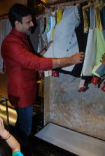 Vivek Oberoi at Kirti rathore store launch in Mumbai on 14th Oct 2014 (109)_543e19a7a82e2.JPG