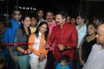 Vivek Oberoi at Kirti rathore store launch in Mumbai on 14th Oct 2014 (67)_543e198c5c0f4.JPG