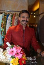 Vivek Oberoi at Kirti rathore store launch in Mumbai on 14th Oct 2014 (78)_543e199298ad8.JPG