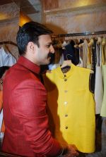 Vivek Oberoi at Kirti rathore store launch in Mumbai on 14th Oct 2014 (87)_543e1999206a7.JPG