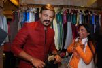 Vivek Oberoi at Kirti rathore store launch in Mumbai on 14th Oct 2014 (91)_543e199c584c5.JPG
