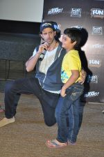 Hrithik Roshan graces special Bang Bang show for Kids in Mumbai on 16th Oct 2014 (21)_544117f8a786e.JPG