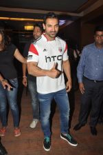 John Abraham at HTC Mobile launch on 17th Oct 2014 (111)_54439efaaef6d.JPG