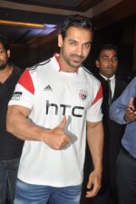 John Abraham at HTC Mobile launch on 17th Oct 2014 (115)_54439eff18779.JPG
