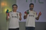John Abraham at HTC Mobile launch on 17th Oct 2014 (13)_54439e4ee219f.JPG
