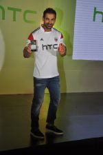 John Abraham at HTC Mobile launch on 17th Oct 2014 (84)_54439ed9d8fa6.JPG
