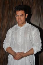 Aamir Khan at Aamir Khan_s Diwali Bash in Mumbai on 23rd Oct 2014 (140)_5449fc5fc7c4b.JPG