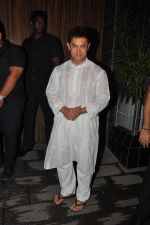 Aamir Khan at Aamir Khan_s Diwali Bash in Mumbai on 23rd Oct 2014 (146)_5449fc643e43e.JPG