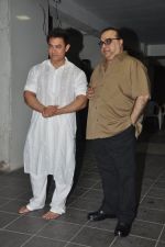 Aamir Khan, Rajkumar Santoshi at Aamir Khan_s Diwali Bash in Mumbai on 23rd Oct 2014 (208)_5449fc8db7d51.JPG
