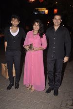 Archana Puran Singh, Parmeet Sethi at Amitabh Bachchan and family celebrate Diwali in style on 23rd Oct 2014 (5)_544a478181c5e.JPG
