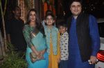 Sonali Bendre, Goldie Behl at Amitabh Bachchan and family celebrate Diwali in style on 23rd Oct 2014 (199)_544a4a8072aa5.JPG