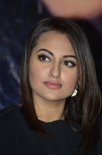 Sonakshi Sinha promote Action Jackson on the sets of KBC on 27th Oct 2014 (16)_544f5bf2d3c8a.JPG
