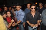 Shahrukh Khan with Team of Happy New Year visits Gaiety Cinema in Mumbai on 28th Oct 2014 (60)_5450960ad57a2.JPG
