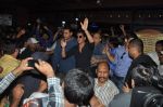 Shahrukh Khan with Team of Happy New Year visits Gaiety Cinema in Mumbai on 28th Oct 2014 (62)_5450960c127f3.JPG