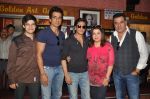 Vivaan Shah, Sonu Sood, Shah Rukh Khan, Farah Khan, Boman Irani  with Team of Happy New Year visits Gaiety Cinema in Mumbai on 28th Oct 2014 (43)_54509586b9735.JPG