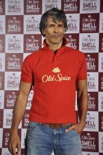 Milind Soman go red as they promote Old Spice in ITC Parel, Mumbai on 29th Oct 2014 (1)_5452217ce1576.JPG