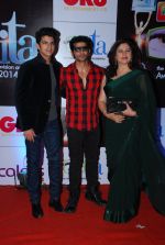 Kunika, Karanvir Bohra at ITA Awards red carpet in Mumbai on 1st Nov 2014 (236)_5456364ccada3.JPG