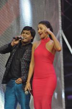 Gauhar Khan on the sets of Raw Stars in Mumbai on 3rd Nov 2014 (37)_5458b27705cc5.JPG