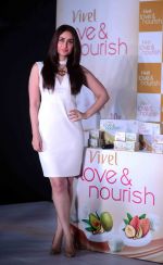 Kareena Kapoor Khan at the Unveil unique range of Vivel Launches Love & Nourish at ITC Sheraton Hotel, Saket In New Delhi on 4th Nov 2014 (12)_545a2460ec355.JPG