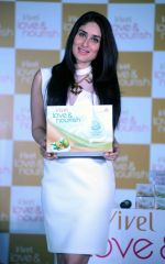 Kareena Kapoor Khan at the Unveil unique range of Vivel Launches Love & Nourish at ITC Sheraton Hotel, Saket In New Delhi on 4th Nov 2014 (17)_545a246d00681.JPG