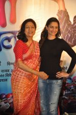 Aruna Irani, Shweta Kumar at Bol Baby Bol premiere in PVR, Mumbai on 6th Nov 2014 (32)_545c86be2670c.JPG