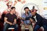 Aamir Khan, Rajkumar Hirani at Tarki Chokro song launch in Delhi on 8th Nov 2014 (23)_545f5167e4957.jpg