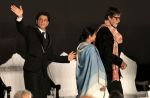 Amitabh Bachchan, Shahrukh Khan, Mamta Banerjee at kolkatta international film festival on 10th Nov 2014 (33)_5461a665c725a.jpg