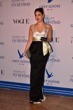 Kareena Kapoor at Grey Goose India Fly Beyond Awards in Grand Hyatt, Mumbai on 16th Nov 2014 (361)_5469a868b4664.JPG