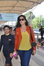 Katrina Kaif leave for Arpita Khan_s Wedding in Mumbai on 18th Nov 2014 (28)_546c5a9fc4076.JPG